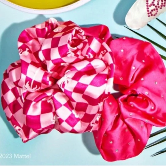 Kitsch x Barbie | Pink Satin Scrunchies 2-Pack - Picture 2 of 6